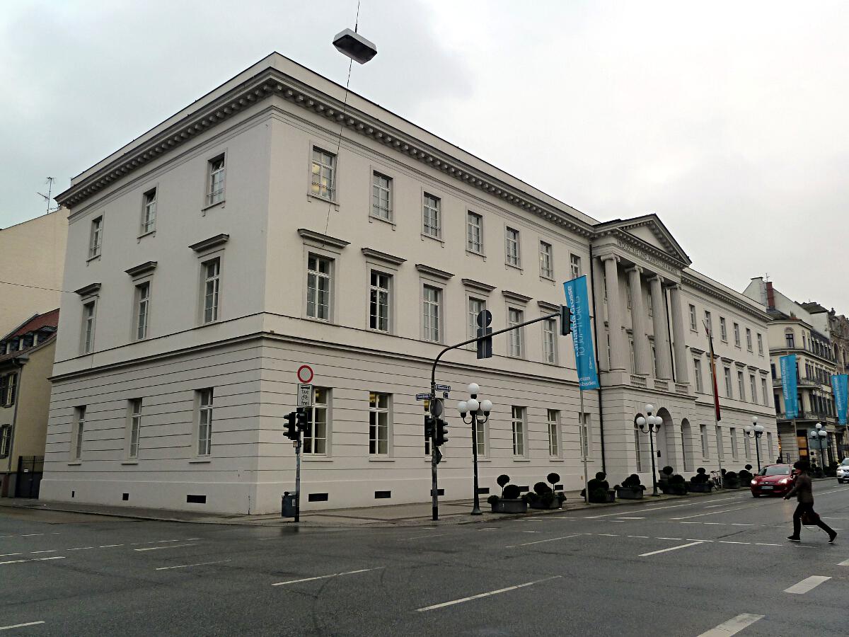 Erbprinzenpalais (1813-17) - Industrie- und Handelskammer