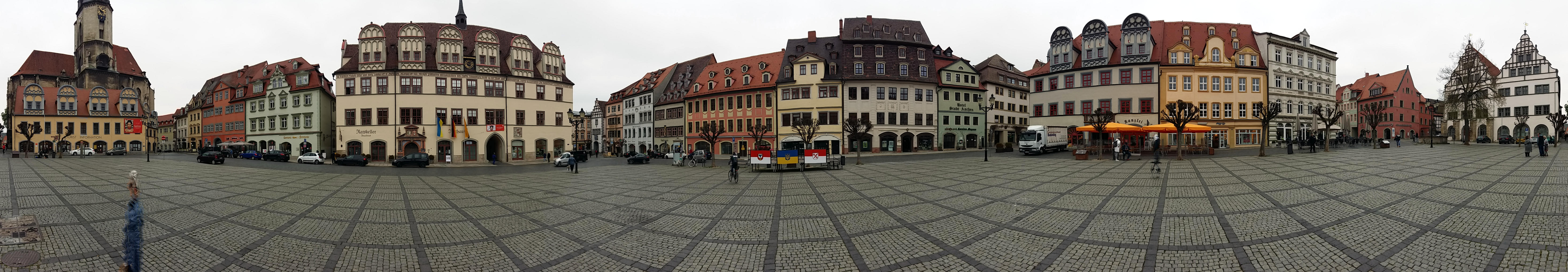Markt - Schlösschen (1541/43), Stadtkirche St. Wenzel (ab 1426), Rathaus (ab 1517), Kaysersches Haus, Residenz (16. Jh., 1652/53)