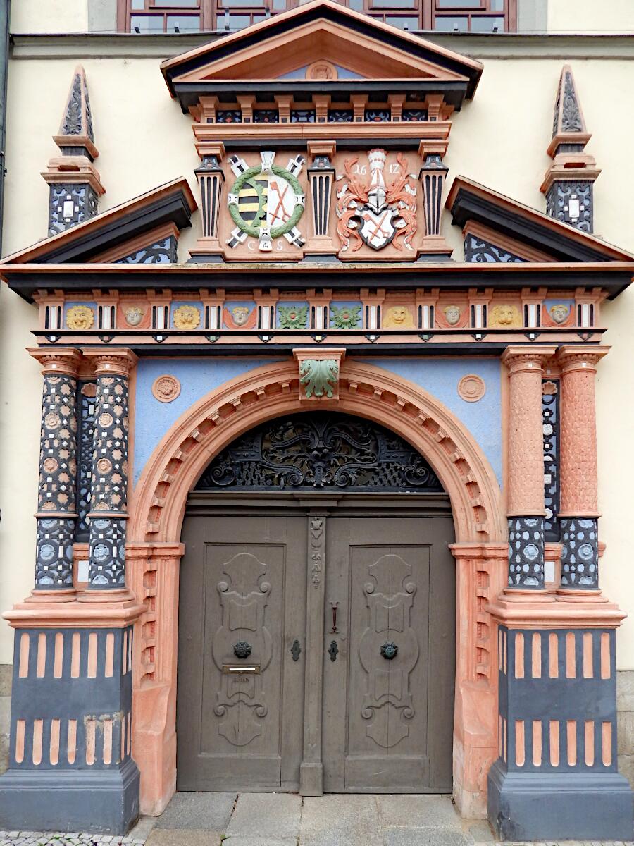Rathaus (ab 1517) - Portal