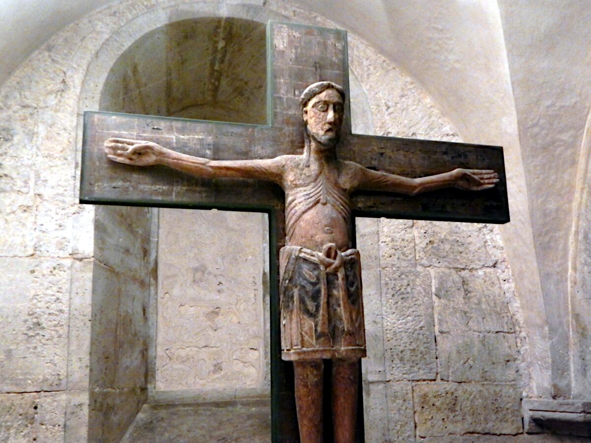Dom St. Peter und Paul (ab 1210) - Kruzifix in der Krypta (um 1160/70)