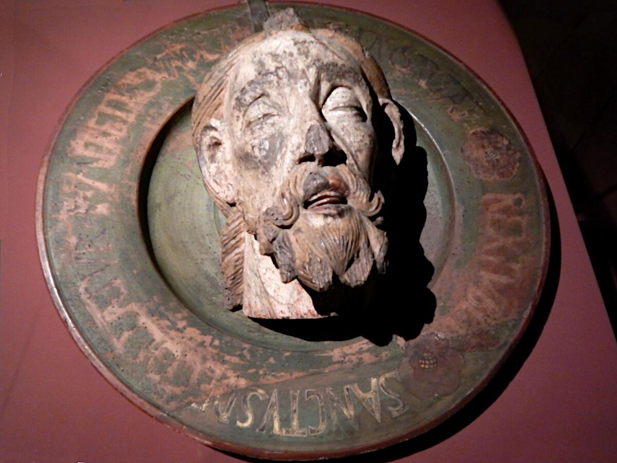 Dom St. Peter und Paul (ab 1210) - Johannesschssel (Haupt 13. Jh., Schssel 16. Jh.)