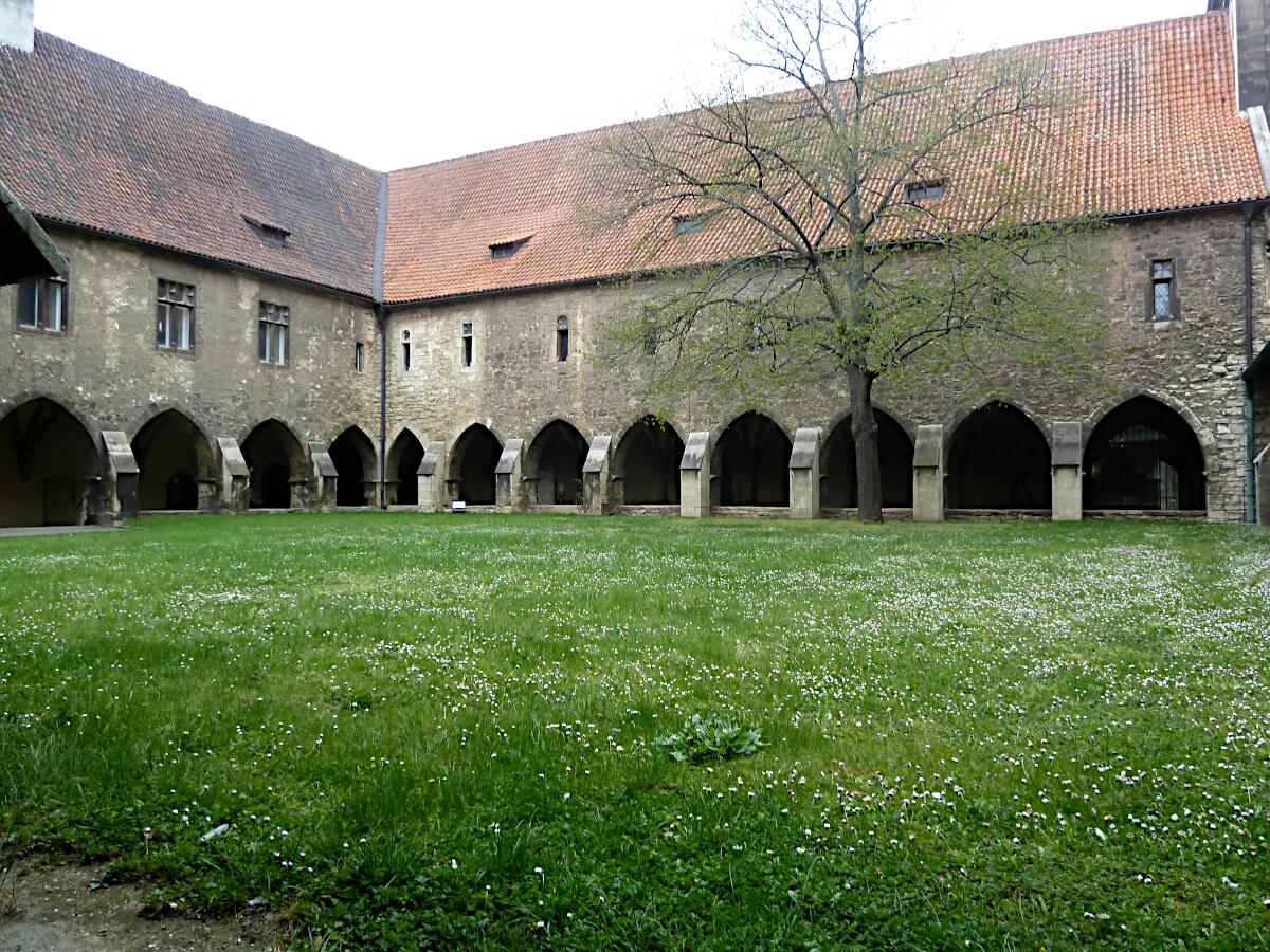Dom St. Peter und Paul (ab 1210) - Kreuzgang
