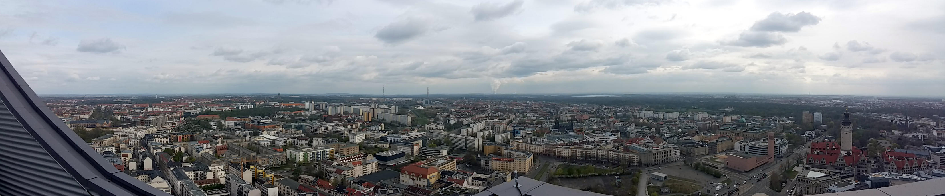 Panorama Sd - Deutsches Buchgewerbehaus, Vlkerschlachtdenkmal (1913), Schsisch-Bayerischer Bahnhof (1841-44), Peterskirche (1882-86), Neues Rathaus (1899-1905)