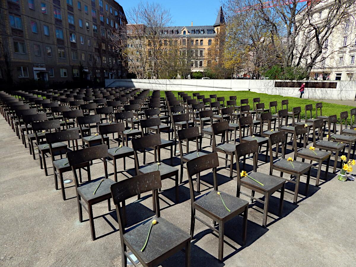 Holocaust Memorial (2001) - ehem. Standort der Groen Gemeindesynagoge (1854-55; Abriss 1938-39)