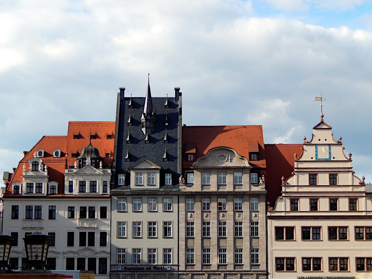 Markt - 7 (1890), 6 (1922), 5 (1909/10), 4 (Rekonstruktion 1963/64)