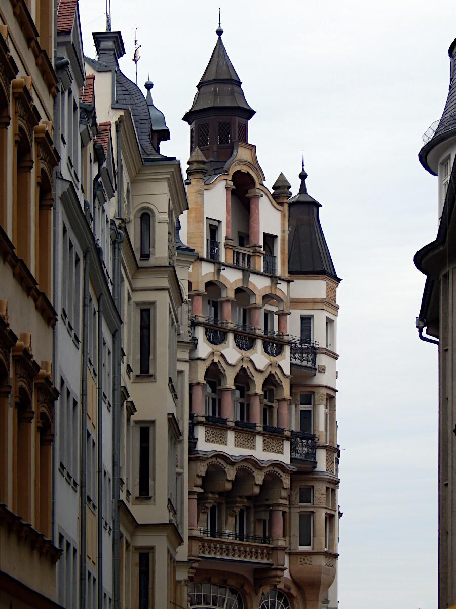 Barfugchen - im Hintergrund Trifugium (1904-06; Teilrekonstruktion 1995/96)