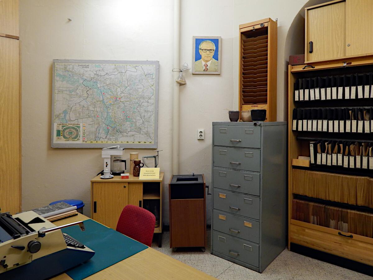 Gedenksttte Museum in der 'Runden Ecke' (1990) - ehem. Bezirksverwaltung fr Staatssicherheit