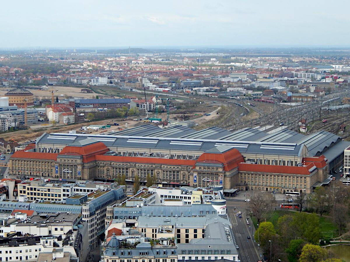 Leipziger Hauptbahnhof (1915; Wiederaufbau 1950-65)