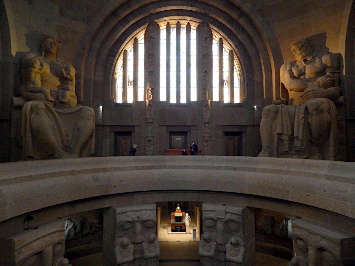 Vlkerschlachtdenkmal (1913) - Ruhmeshalle (Tugendfiguren 'Volkeskraft' und 'Opferbereitschaft')