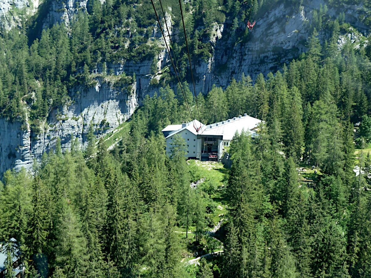 Dachstein Krippenstein-Seilbahn - Talstation Obertraun (600 m)