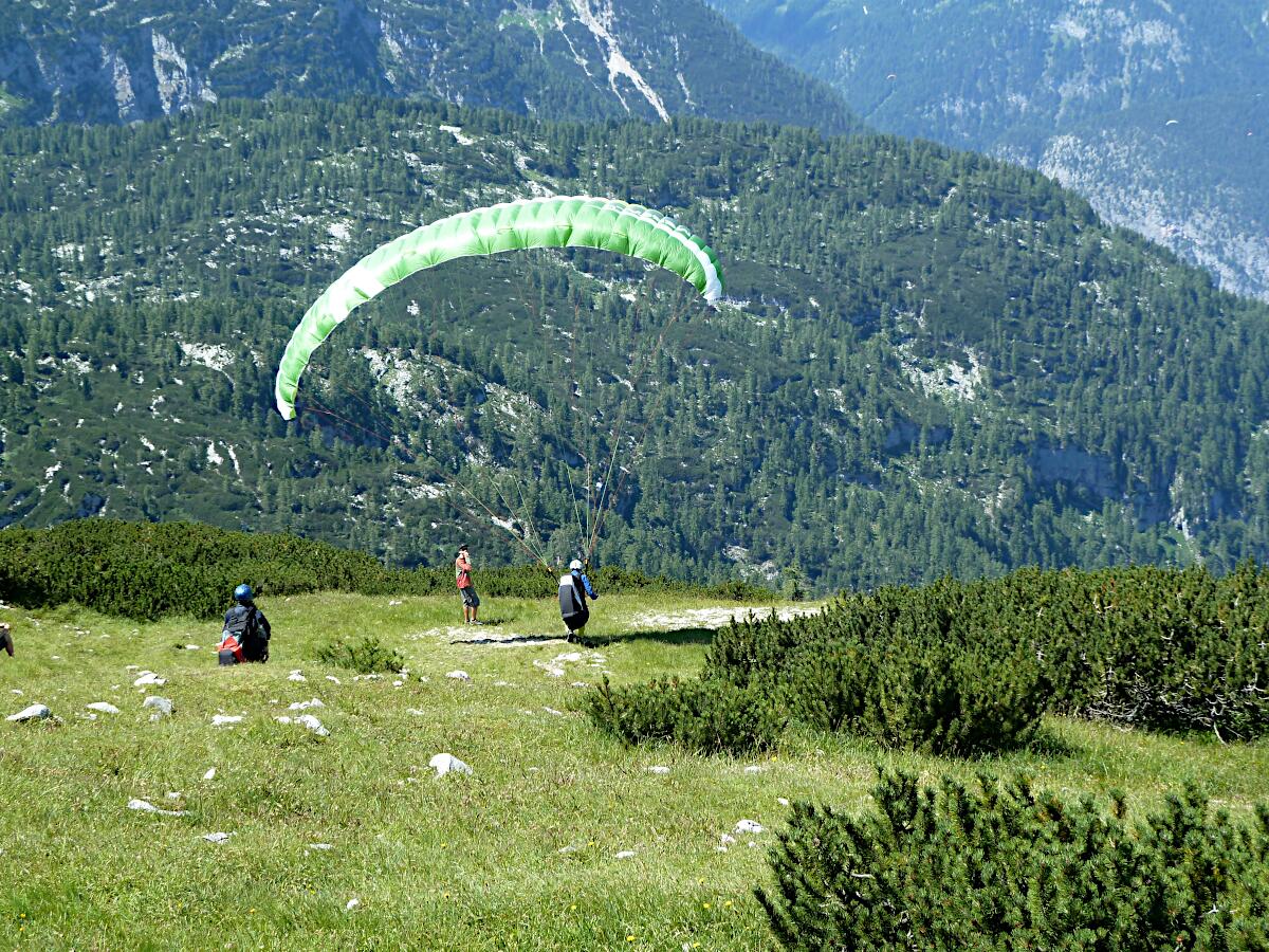 Krippenstein - Paragliderstart Richtung Obertraun