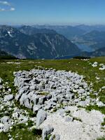 Krippenstein - Blick auf Plassen (1953 m) und Hallst�tter See