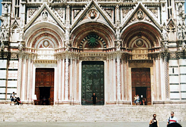 Siena - Eingangsportal Santa Maria Assunta