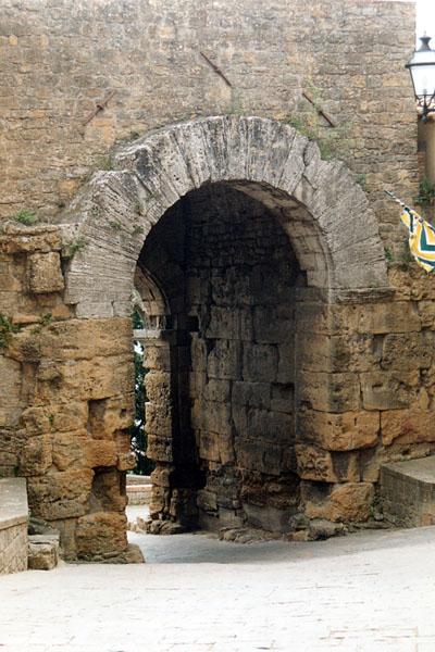 Volterra - Porta dell'Arco (4. Jh. v. Chr.)
