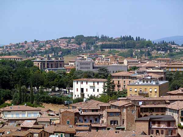 Siena - Blickrichtung Nordwest (im Hintergrund rechts Villa di Vico Bello)