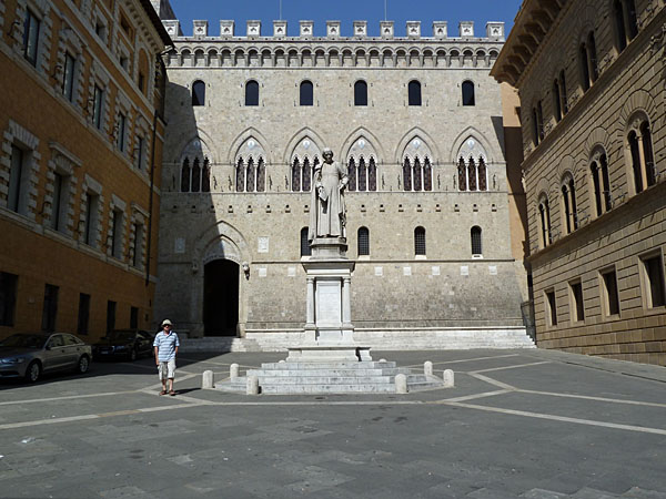 Siena - Palazzo Salimbeni