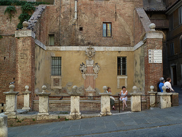Siena - Fonte di San Maurizio