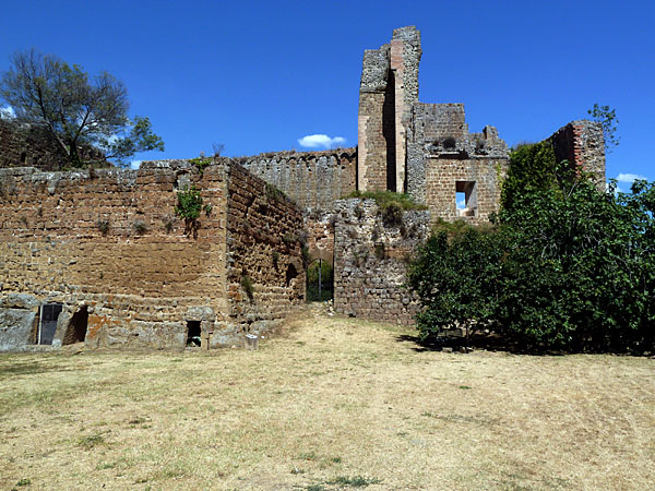 Sovana - Rocca Aldobrandesca (11.-14. Jh.)