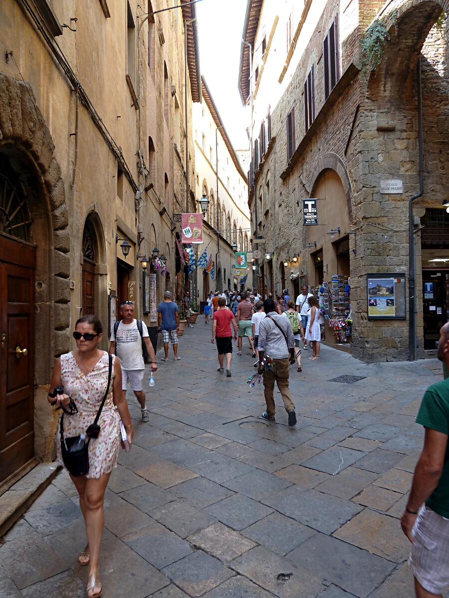 Volterra - Via Giacomo Matteotti