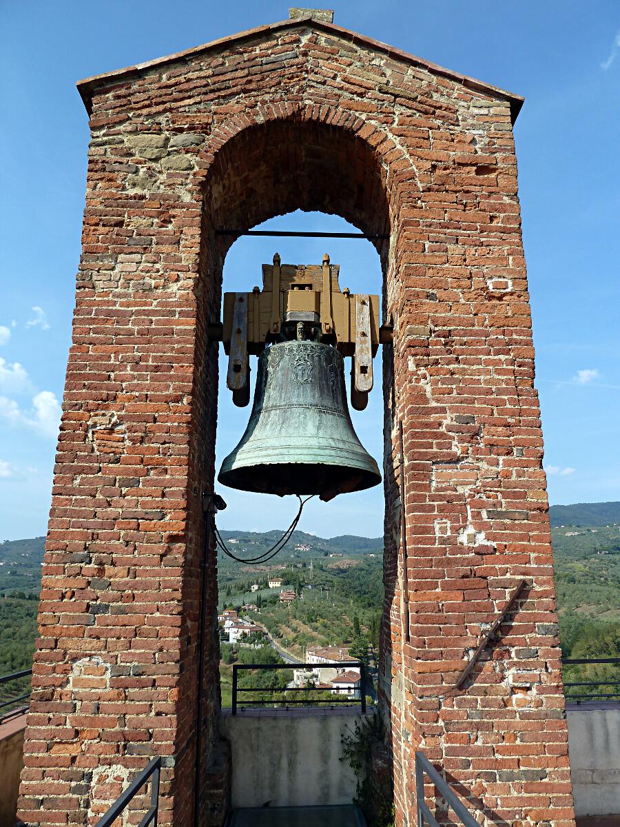 Vinci - Burgturm mit Glocke