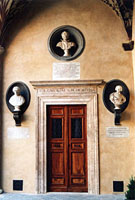 Siena - Portal zum Palazzo Chigi-Saracini