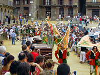 Siena - Siegesprozession der Contrada Selva auf der Piazza del Campo