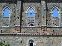 San Galgano - Fensterdetail Sdansicht Klosterkirche (ab 1224)