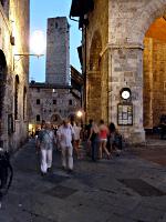 San Gimignano - Piazza Duomo mit Loggia del Comune (1338)