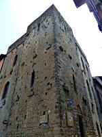 Volterra - Casa-Torre Toscano (13. Jh.)
