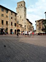 San Gimignano - Piazza della Cisterna mit Torre del Diavolo