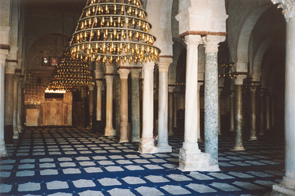 Kairouan - Sidi Oqba Moschee (groer Betsaal mit antiken Sulen)