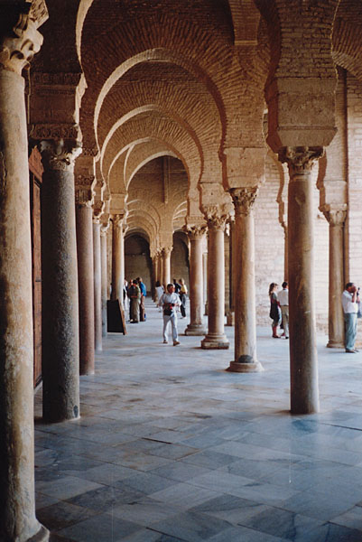 Kairouan - Sidi Oqba Moschee (Sulengang vor dem Betsaal)