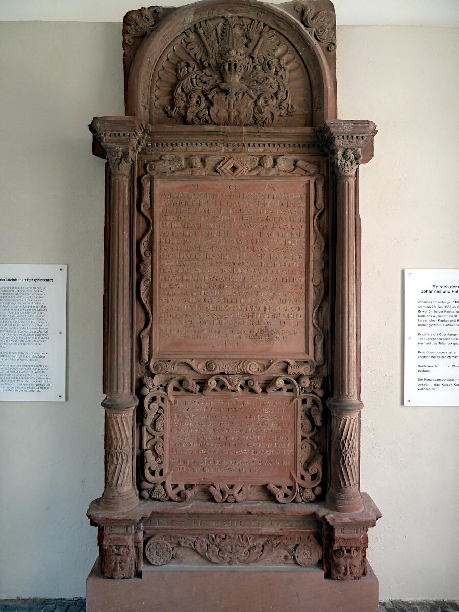 Katholische Pfarrkirche St. Peter und Paul - Turmerdgeschoss Grabstein (16./17. Jh.)