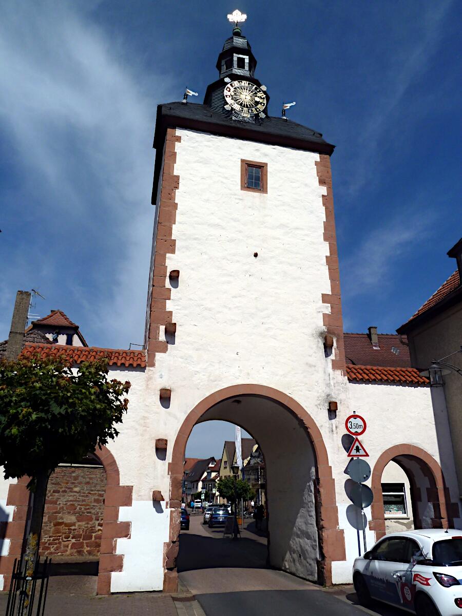 Oberes Tor oder Uhrturm (14./16./19.-20. Jh.)