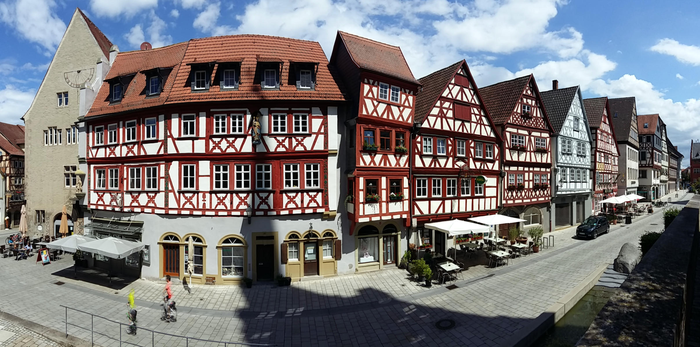 Hauptstrae mit Fachwerkzeile