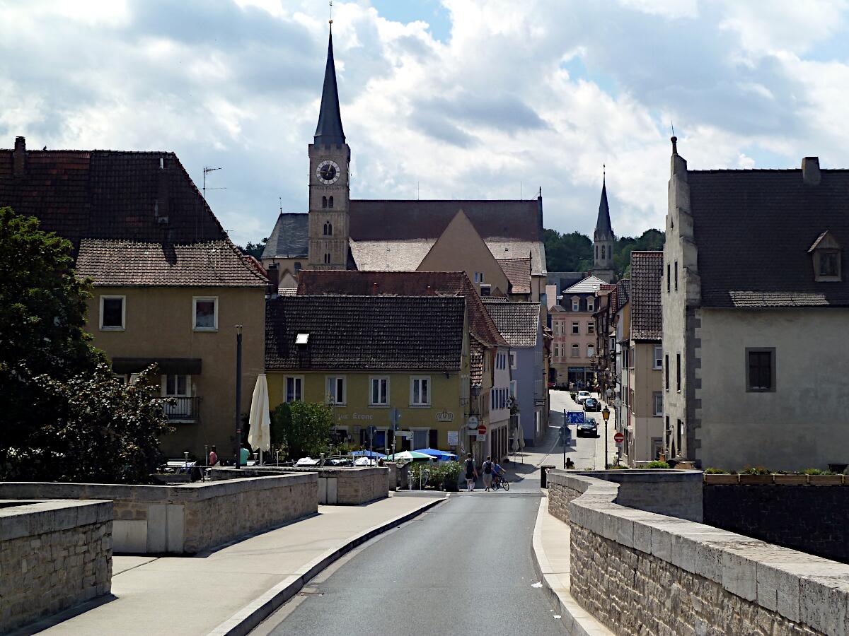 Blick von der Alten Mainbrcke - Pfarrkirche St. Andreas