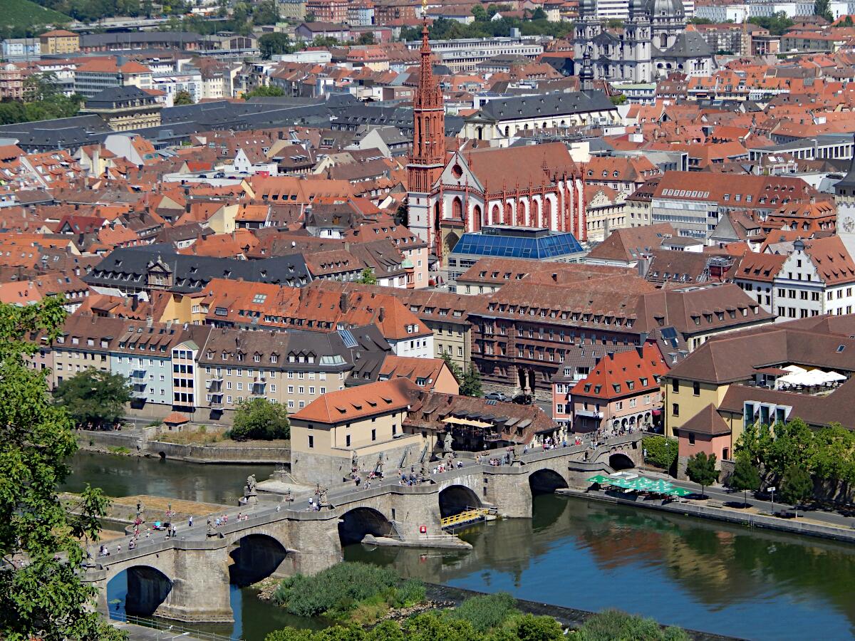 Marienkapelle (14. Jh.), Neue Alte Mainbrcke (ab 1476)