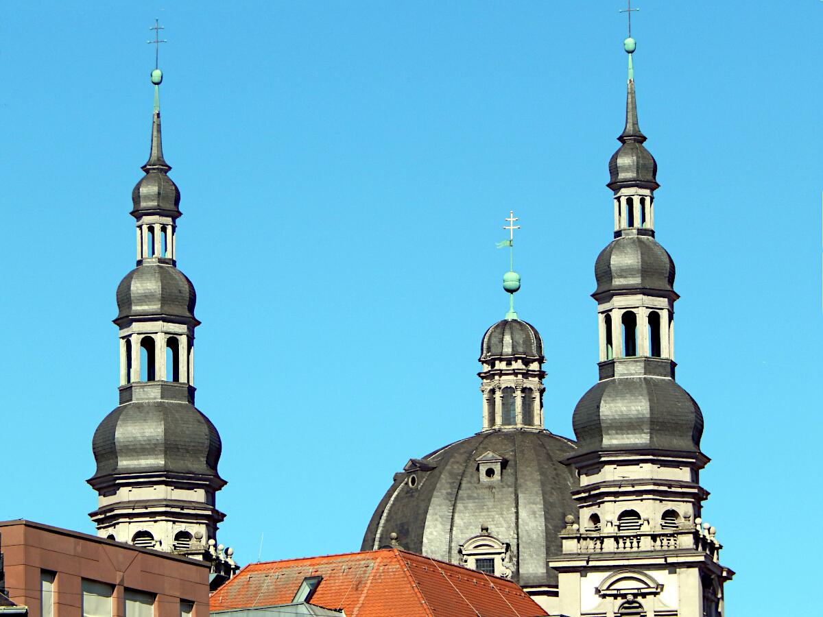 St. Johannes in Stift Haug (1691; Rekonstruktion 1945-65)