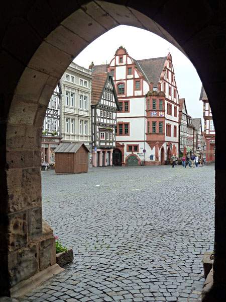 Markt - Blick aus der steinernen Rathaushalle (1512-16)