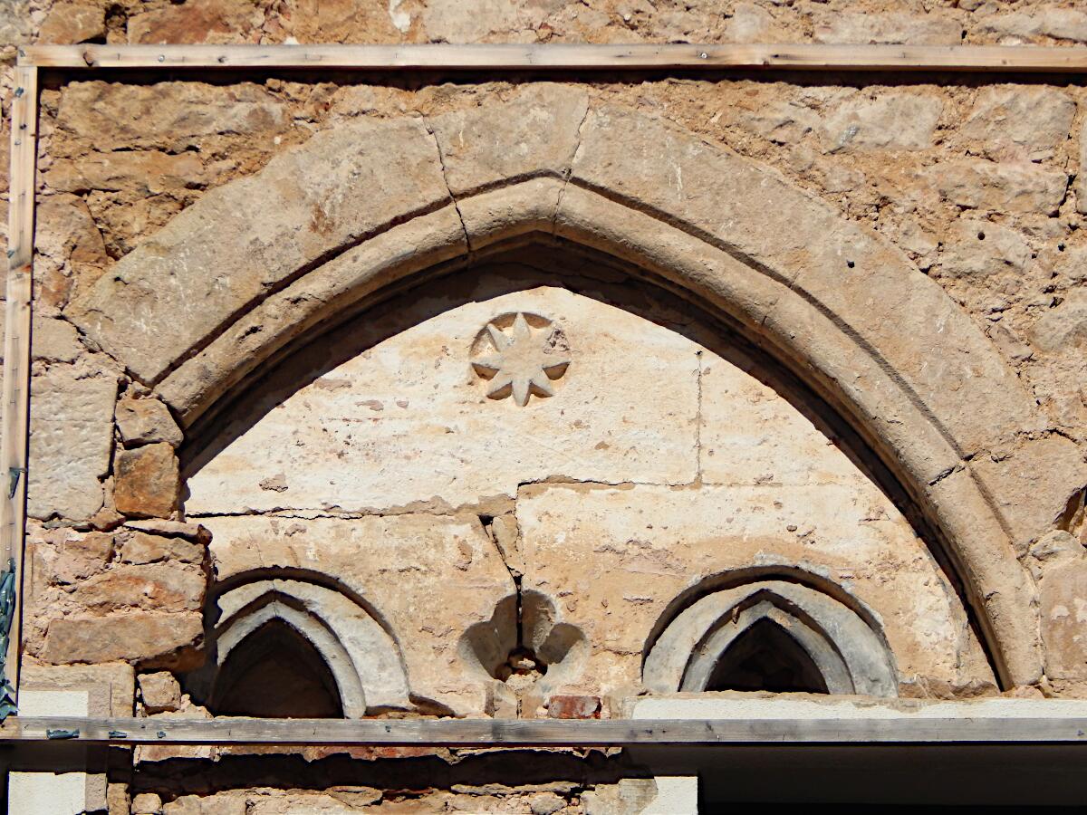 Friedrichstrae 26 (14. Jh.) - gotisches Fenster