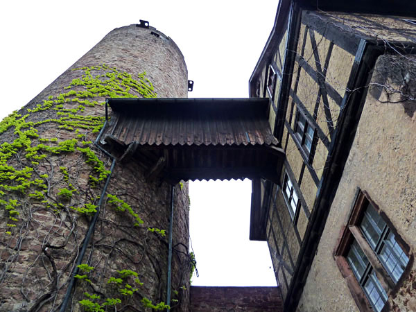 Hinterturm (14. Jh.; 37 m) - mit Zugang von der Hinterburg