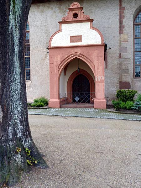 Evangelische Stadtkirche (812 bis 17. Jh.) - S�dportal