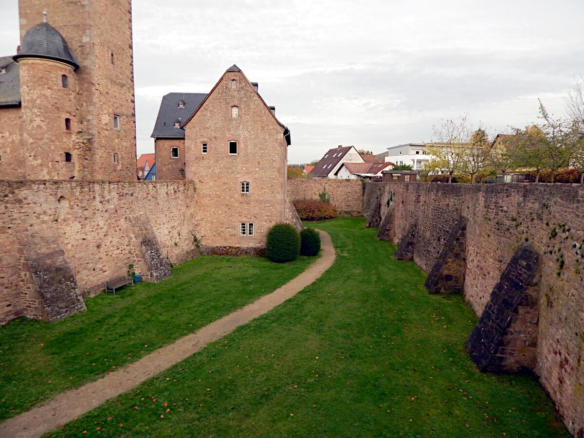 Schloss Steinau (16. Jh.)  Graben