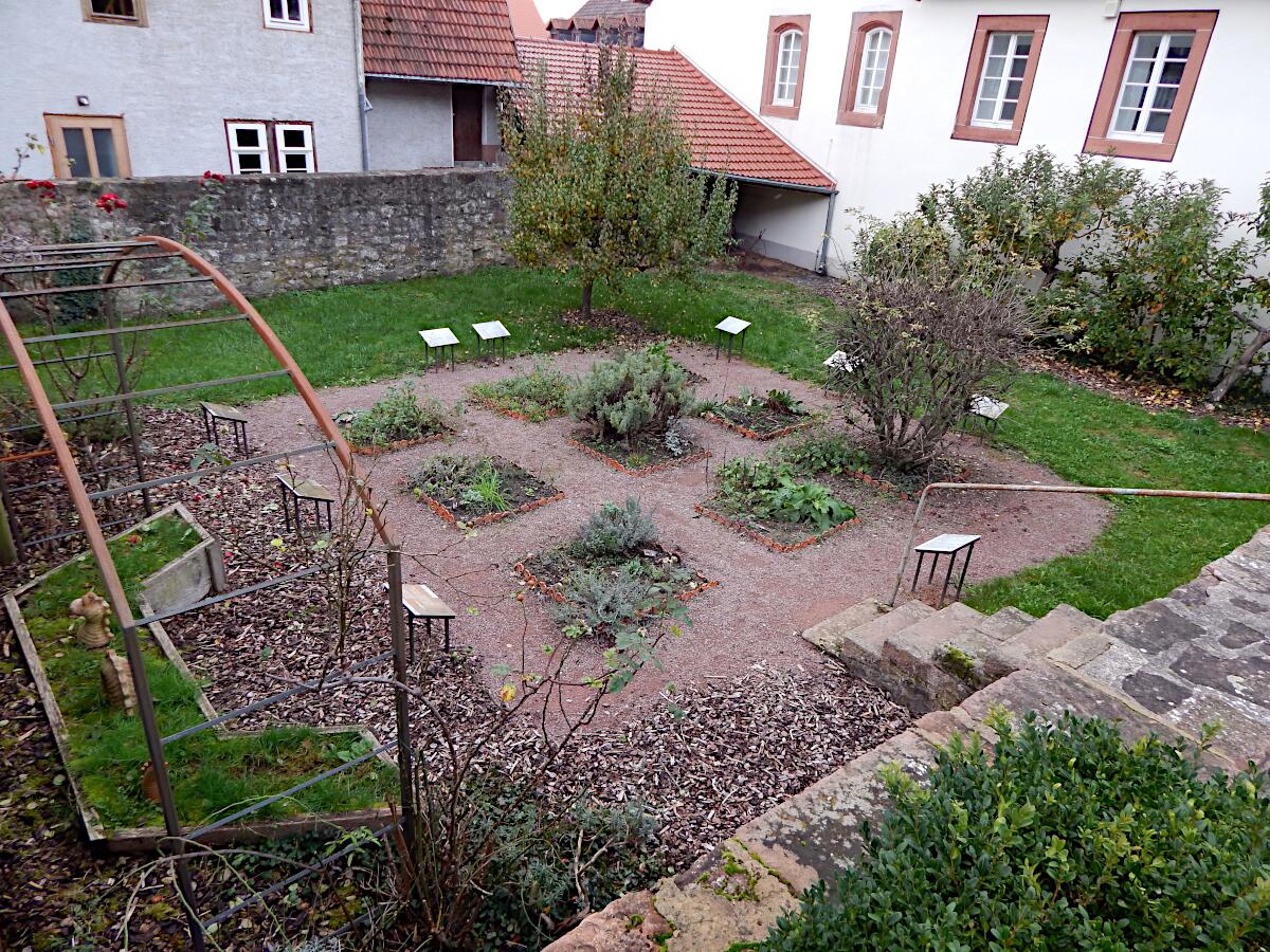 Krutergarten am Brder-Grimm-Haus