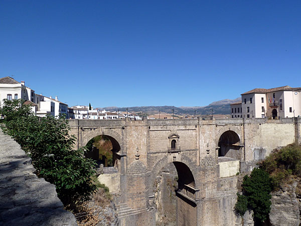 Ronda - El Puente Nuevo (18. Jh.) und El Tajo