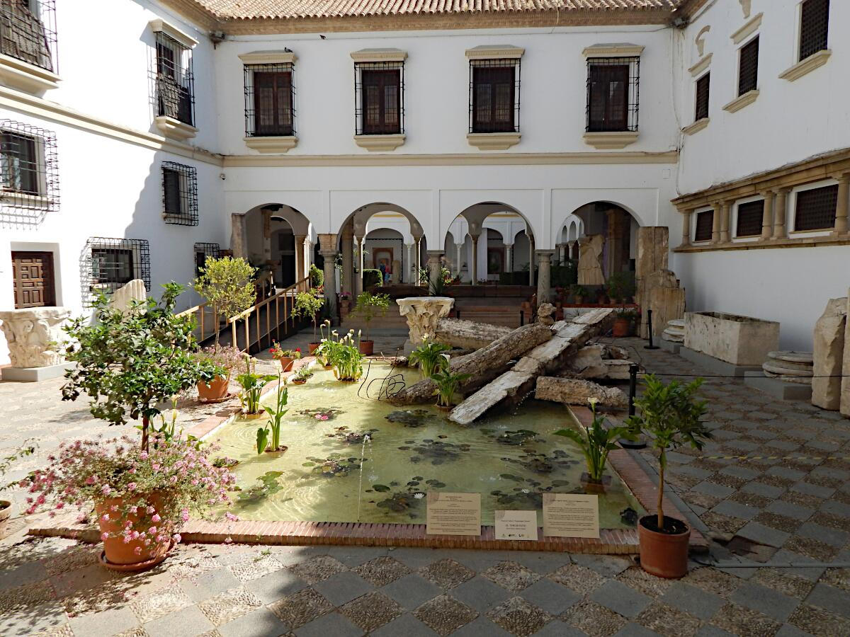 Palacio de los Paez de Castillejos (16. Jh.) - Ausstellungsobjekte Museo Arqueol�gico
