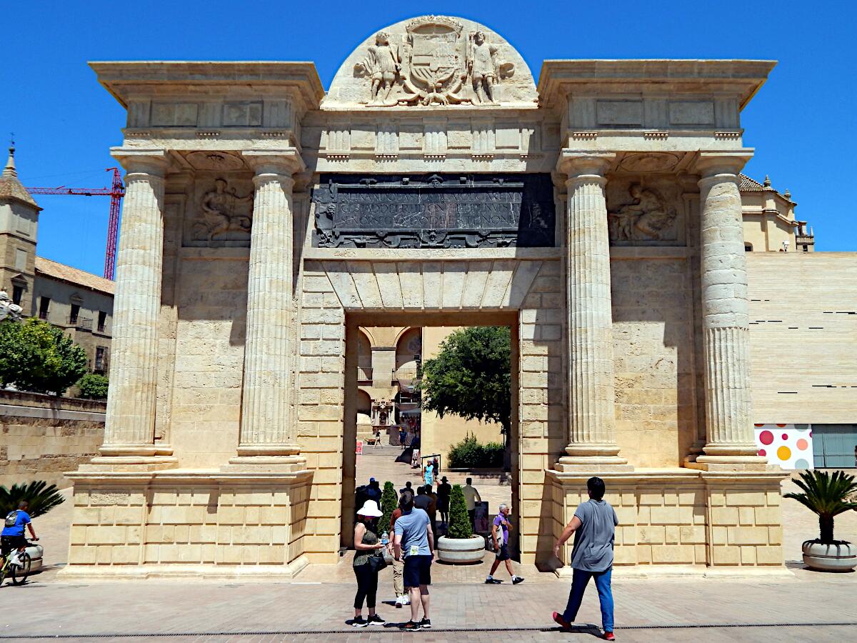 Puerta del Puente (16. Jh.)
