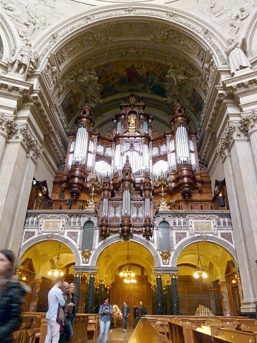 Berliner Dom - Innenraum mit Sauer-Orgel (1905)