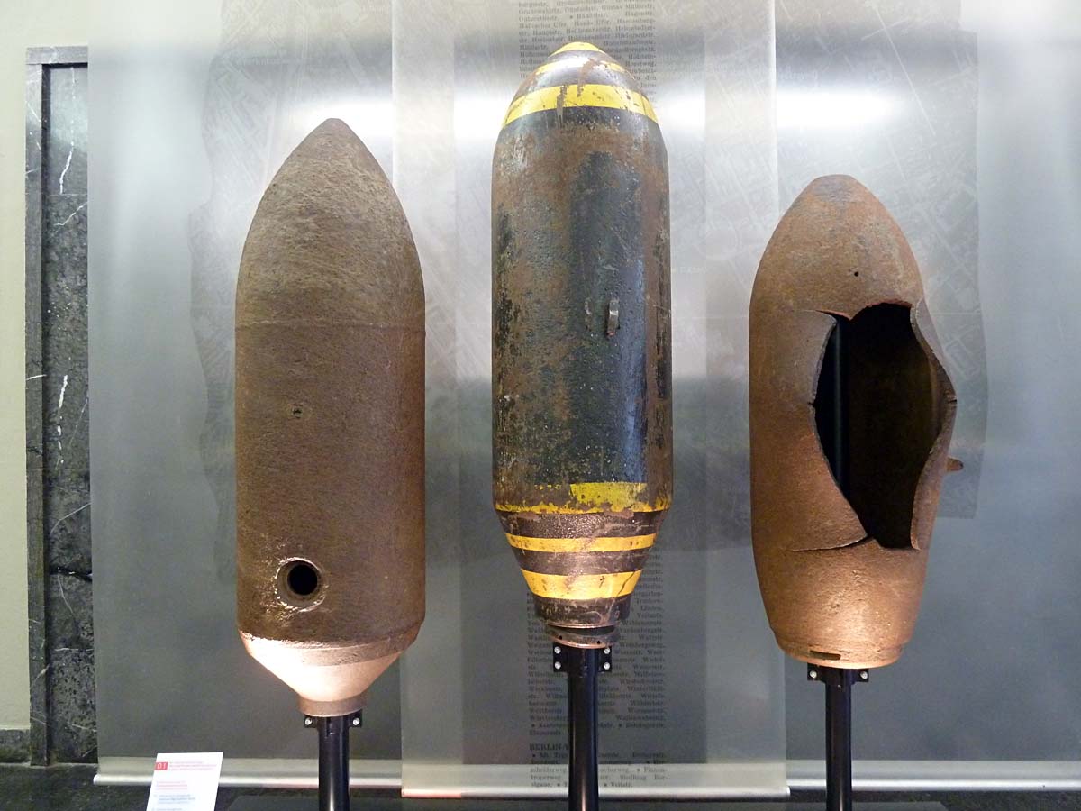 Clayallee - AlliiertenMuseum (Blindgnger-Sprengbomben)