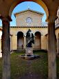 Friedenskirche (1845-48) - Innenhof mit Christusstatue